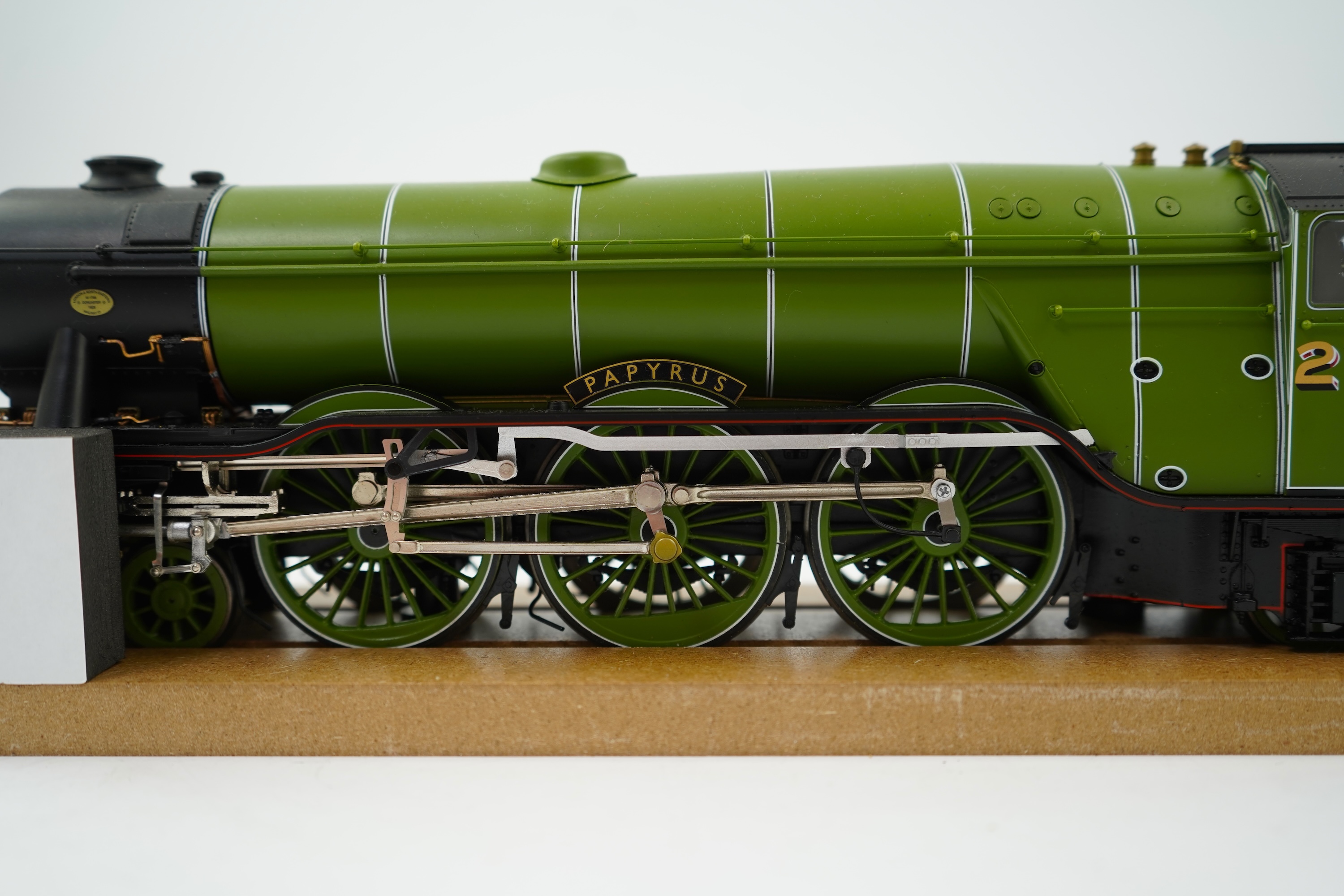 A boxed 0 Gauge Hattons Originals (H7-A3-001) model of LNER Class A3, Papyrus 2750, 4-6-2 tender locomotive, powered for two rail operation, with detailing elements and instruction manual.